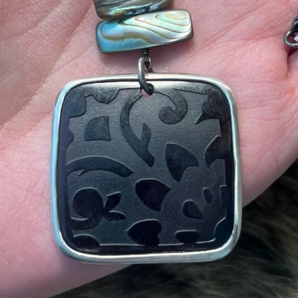 Vintage! Unique. RARE. Silpada Necklace with black Shell Pendant Necklace N1803